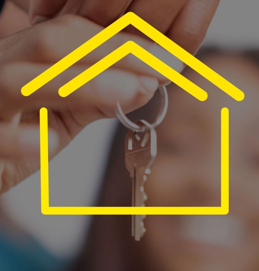 Chaves de um imóvel sendo entregues, representando o financiamento imobiliário para investimento e geração de renda com aluguel.