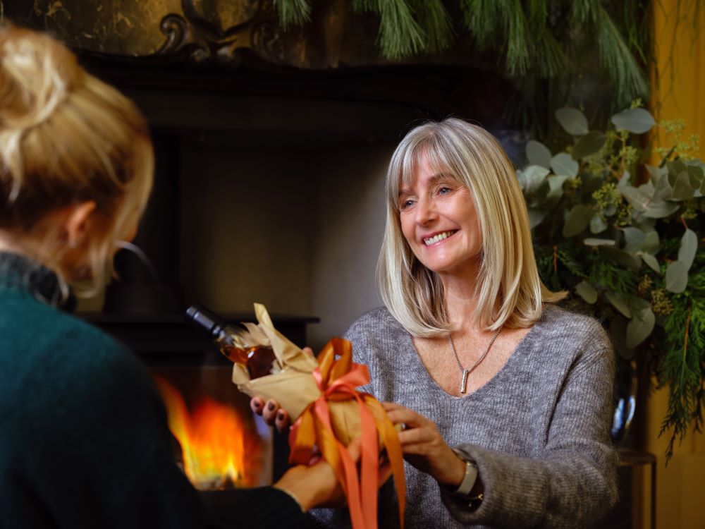 Ideias de presentes para datas comemorativas 2025 com caixas decoradas