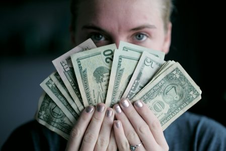 mulheres-desenvolvimento-pessoal-finanças-educação